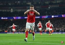 詹姆斯缺阵湖人惨败马刺，东契奇三双到手，一数据很扎心