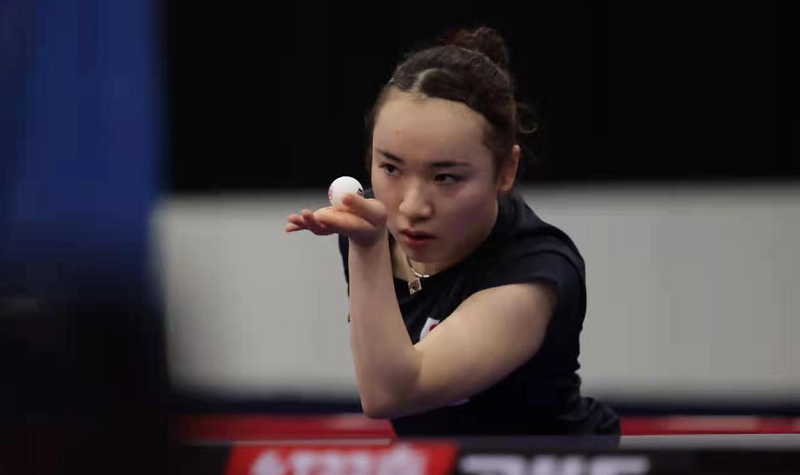 间冲进场内 间冲进场内