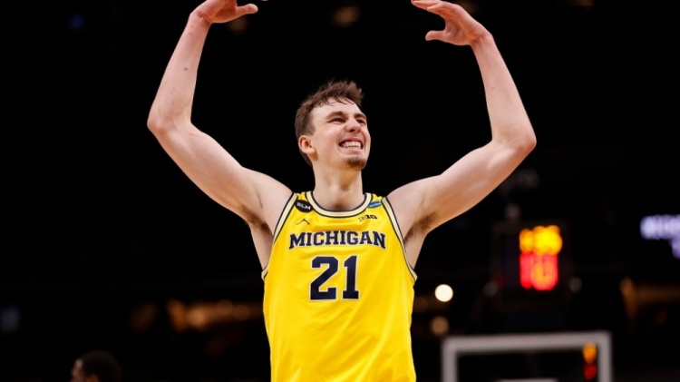 保持高水平 保持高水平